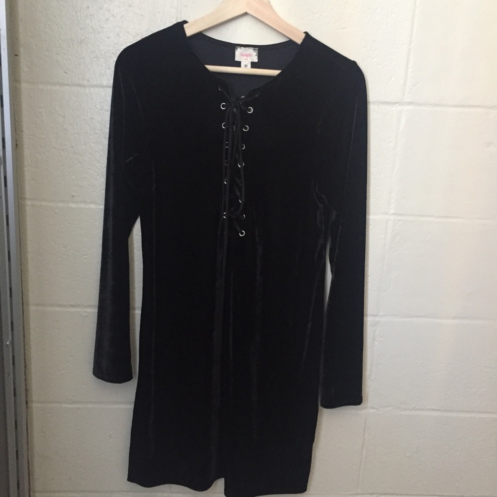 Nasty Gal Cities in Dust velvet lace up dress - Picture 3 of 8